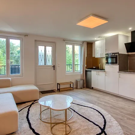 Du Lac, Centre-ville, & Casino A 2 Min Apartment Enghien-les-Bains